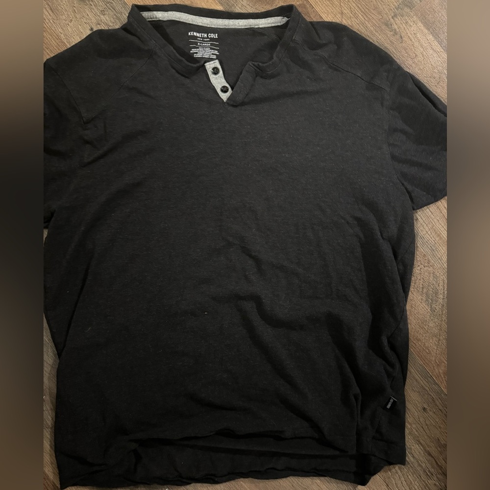 Kenneth Cole Men’s V Neck